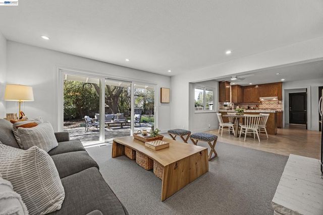 607 607 Brookside Dr, Danville, CA 94526