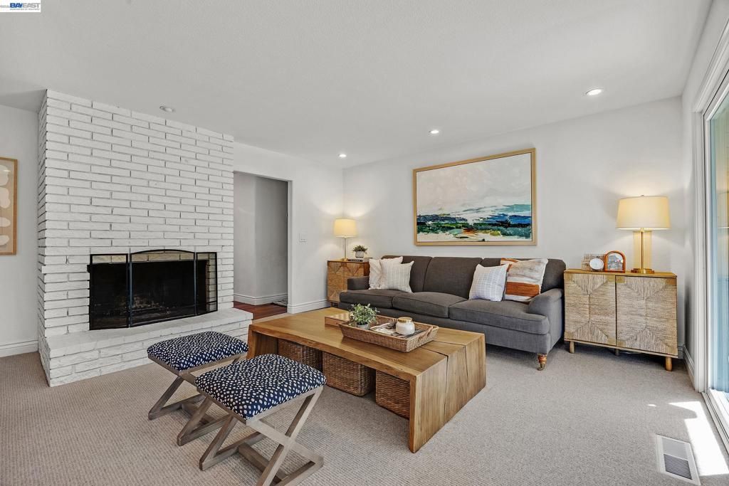 Image 23 of property listing at 607 607 Brookside Dr, Danville, CA 94526