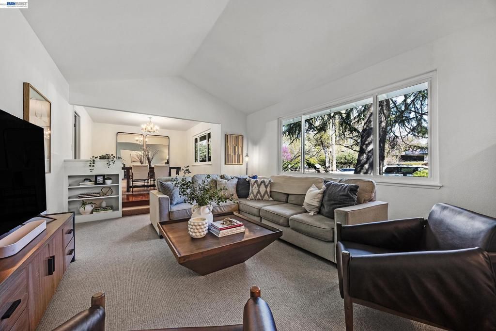 Image 9 of property listing at 607 607 Brookside Dr, Danville, CA 94526