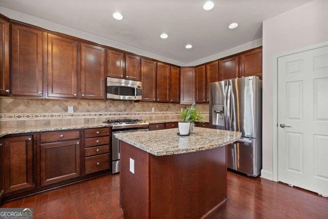 1034 East Paces Chas NE, Atlanta, GA 30326