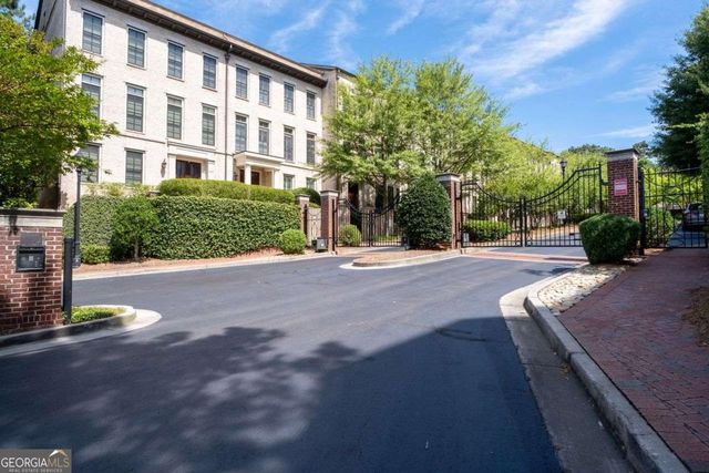 1034 East Paces Chas NE, Atlanta, GA 30326