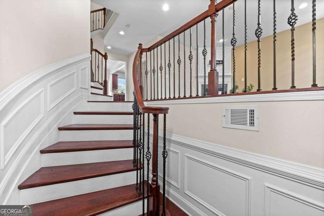 1034 East Paces Chas NE, Atlanta, GA 30326