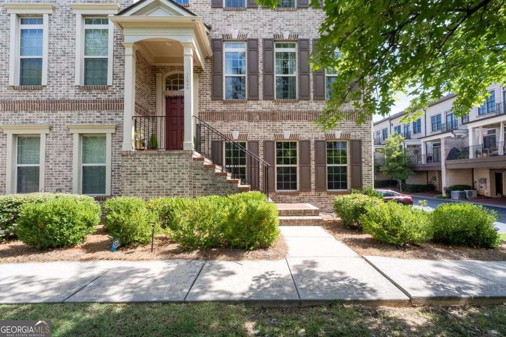 1034 East Paces Chas NE, Atlanta, GA 30326