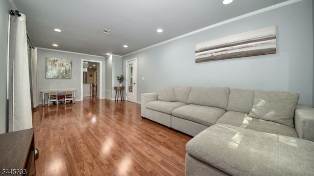 28 Ferndale Rd, Wayne Twp., NJ 07470