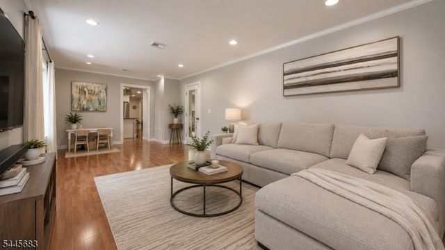28 Ferndale Rd, Wayne Twp., NJ 07470