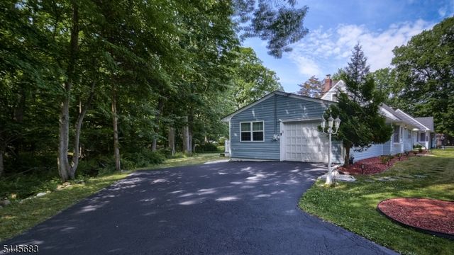 28 Ferndale Rd, Wayne Twp., NJ 07470
