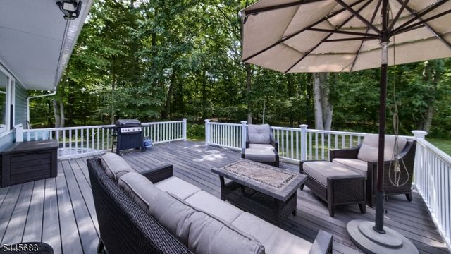 28 Ferndale Rd, Wayne Twp., NJ 07470