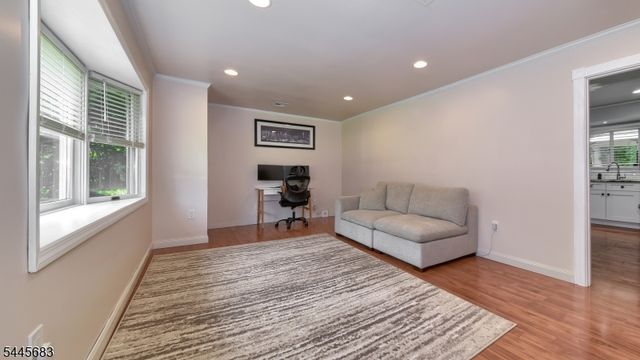 28 Ferndale Rd, Wayne Twp., NJ 07470