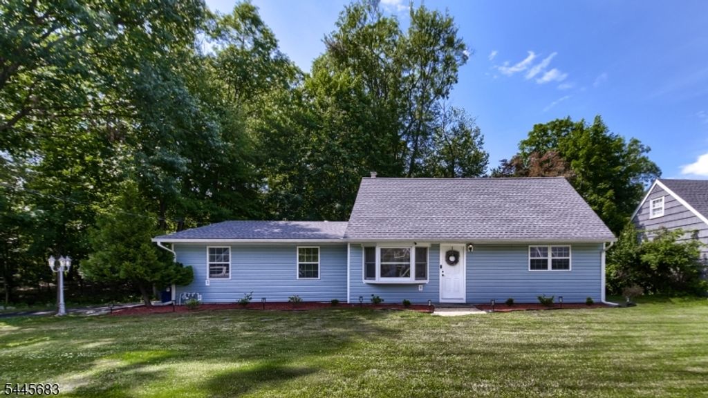 28 Ferndale Rd, Wayne Twp., NJ 07470