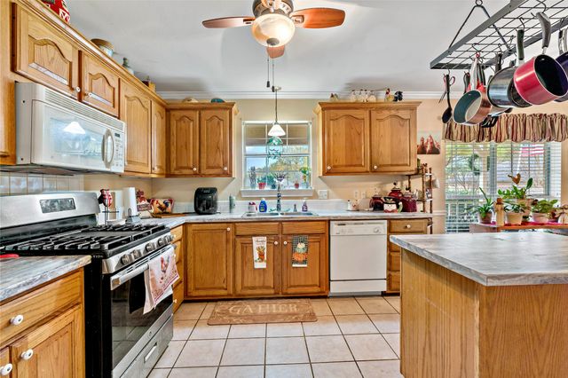 6120 Glenwood Drive, Reno, TX 75462