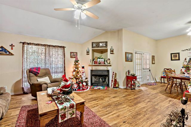 6120 Glenwood Drive, Reno, TX 75462