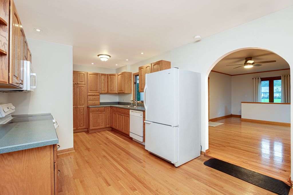 0S364 Jefferson Street, Winfield, IL 60190 — photo 5