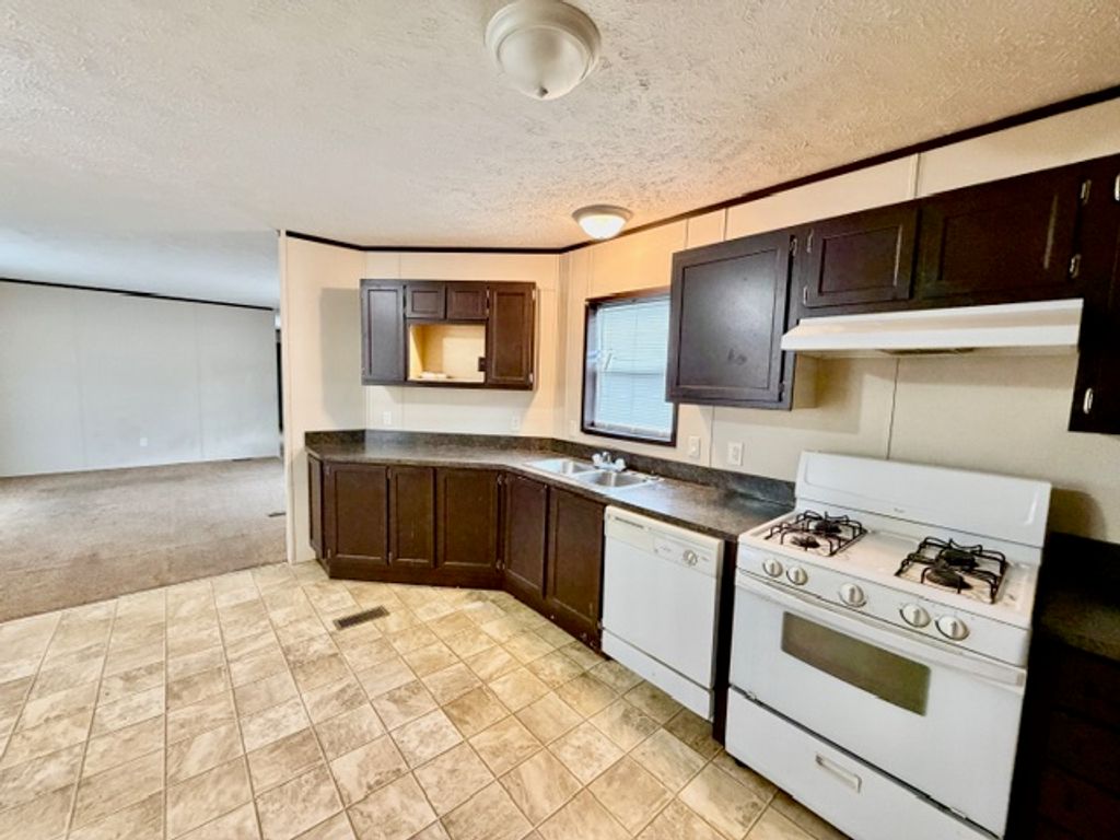 1104 E 8th STREET, Laurel, MT 59044 photo 4