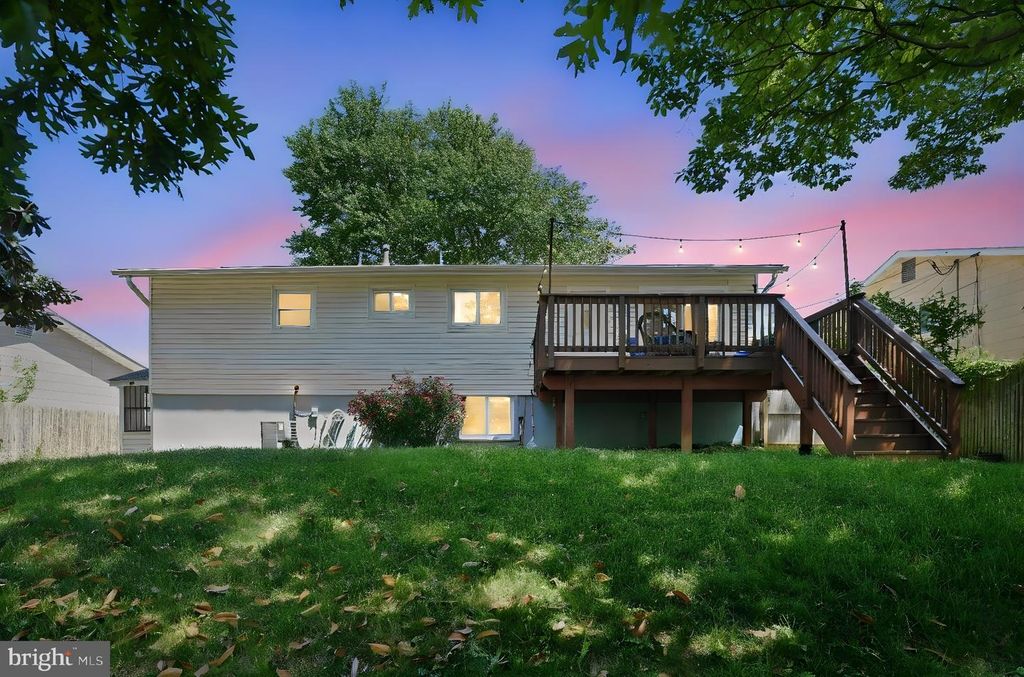 Image 3 of property listing at 1809 JARVIS AVE, Oxon Hill, MD 20745