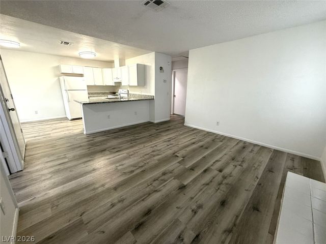 2724 Aarondavid Drive D, Las Vegas, NV 89121