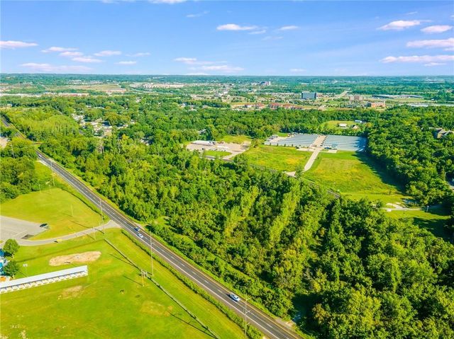 20301-20401 E US 40 Highway, Independence, MO 64015