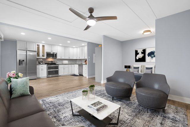 850 Des Plaines Avenue 405, Forest Park, IL 60130
