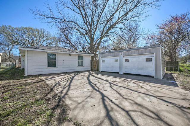 516 N Burdette Avenue, Sherman, TX 75090