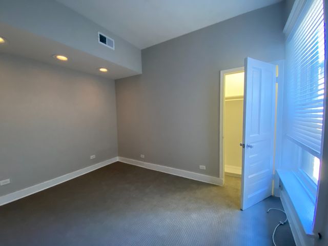 2719 N Pine Grove Avenue 301, Chicago, IL 60614