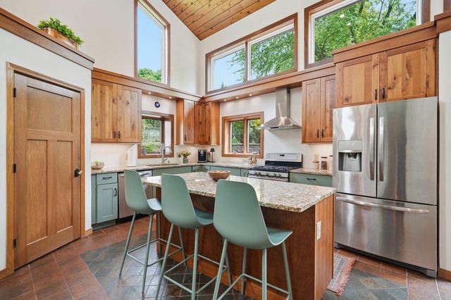 6805 Harvest Hill Road, Madison, WI 53717