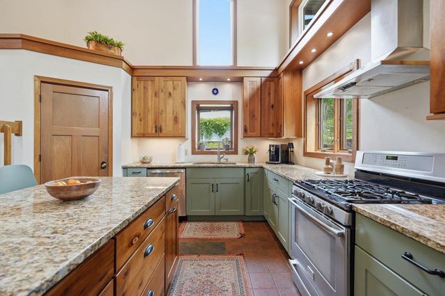 6805 Harvest Hill Road, Madison, WI 53717