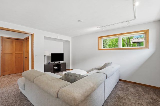 6805 Harvest Hill Road, Madison, WI 53717