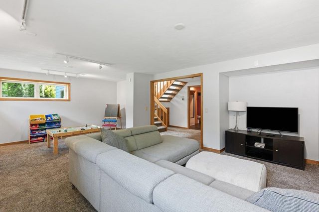 6805 Harvest Hill Road, Madison, WI 53717