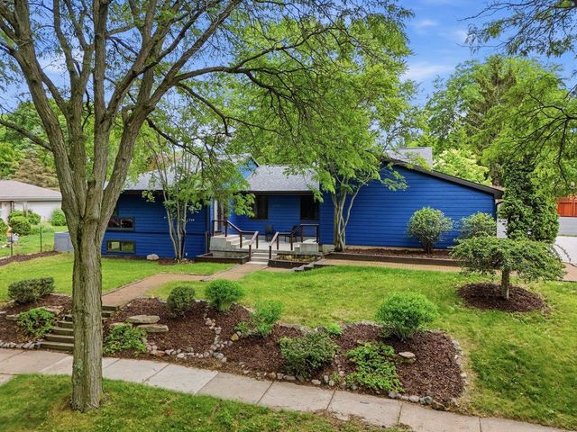 6805 Harvest Hill Road, Madison, WI 53717