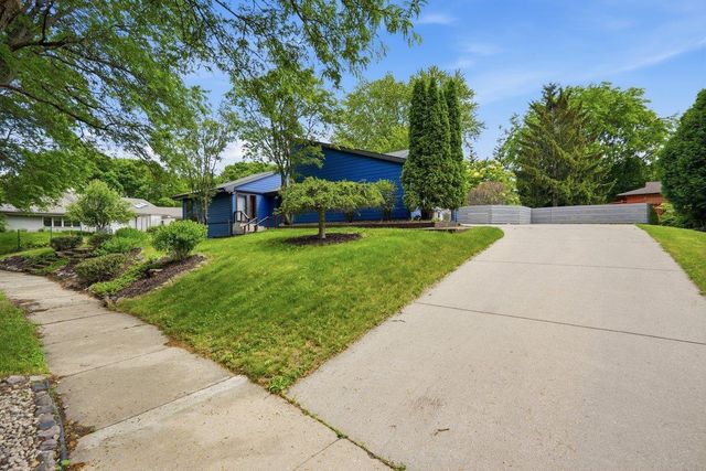 6805 Harvest Hill Road, Madison, WI 53717