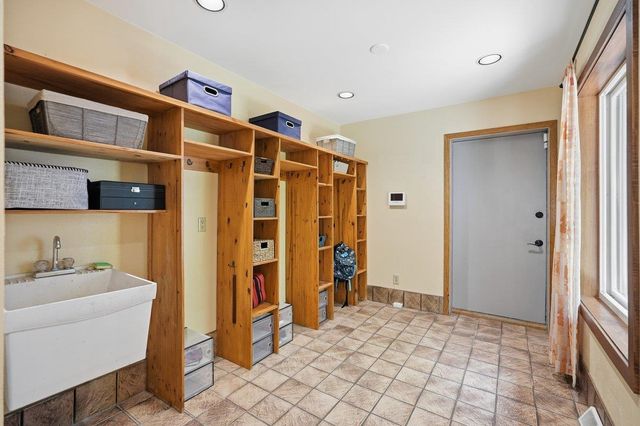 6805 Harvest Hill Road, Madison, WI 53717