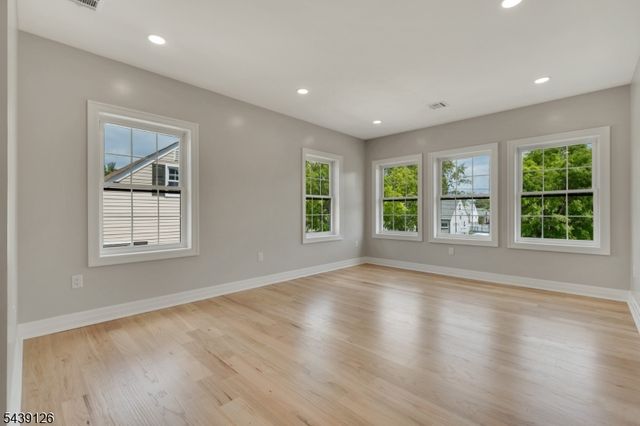 67 Melody Hill Rd, Clifton City, NJ 07013
