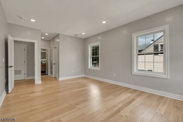 67 Melody Hill Rd, Clifton City, NJ 07013