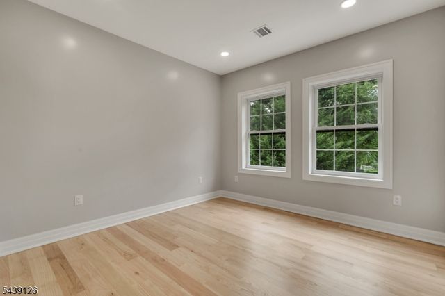 67 Melody Hill Rd, Clifton City, NJ 07013