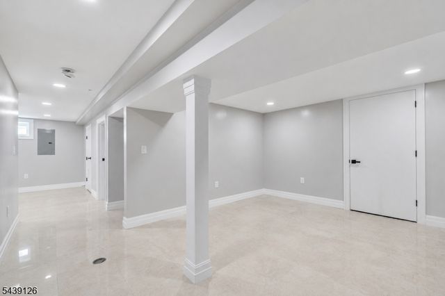 67 Melody Hill Rd, Clifton City, NJ 07013