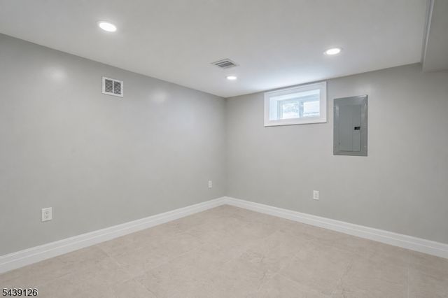 67 Melody Hill Rd, Clifton City, NJ 07013