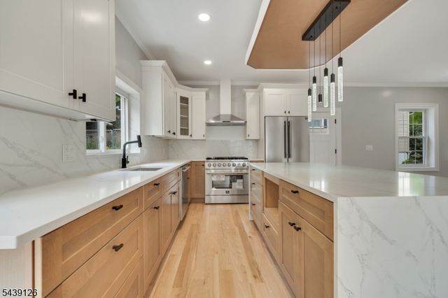 67 Melody Hill Rd, Clifton City, NJ 07013