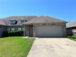 930 Kensington Drive, Centerton, AR 72719