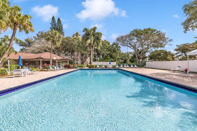 3001 S Palm Aire Drive 105, Pompano Beach, FL 33069