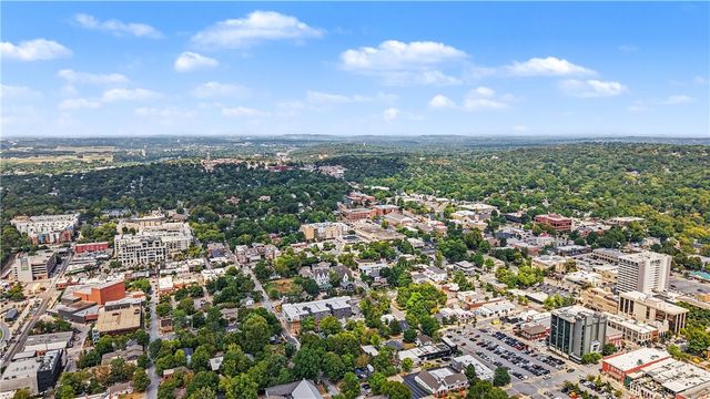 117 Church Avenue, Fayetteville, AR 72701