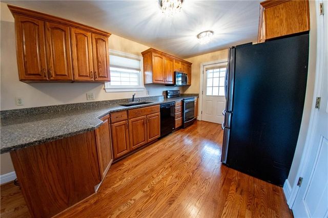 2011 Lovers Lane, St Joseph, MO 64505