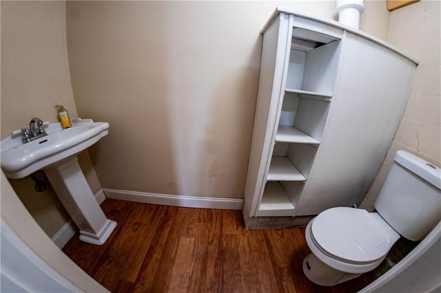 2011 Lovers Lane, St Joseph, MO 64505