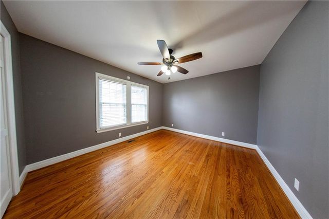 2011 Lovers Lane, St Joseph, MO 64505