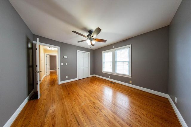 2011 Lovers Lane, St Joseph, MO 64505