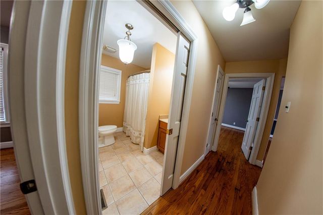 2011 Lovers Lane, St Joseph, MO 64505