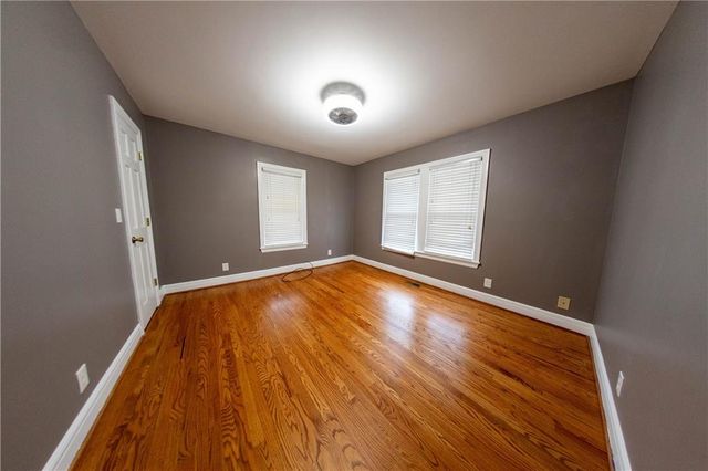 2011 Lovers Lane, St Joseph, MO 64505