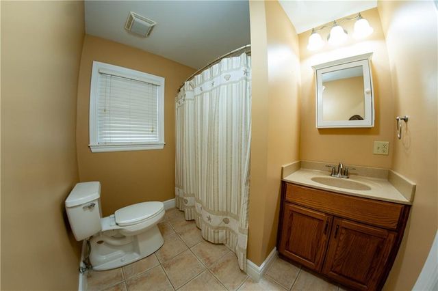 2011 Lovers Lane, St Joseph, MO 64505