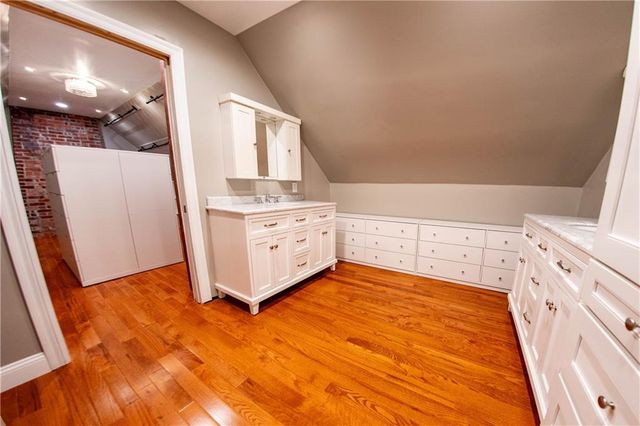 2011 Lovers Lane, St Joseph, MO 64505