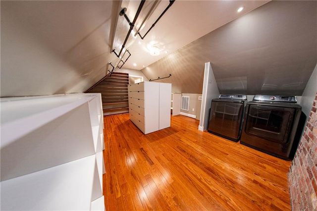 2011 Lovers Lane, St Joseph, MO 64505