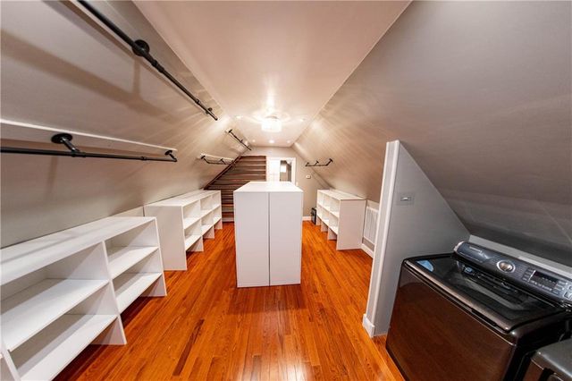 2011 Lovers Lane, St Joseph, MO 64505