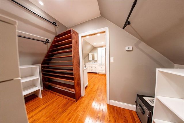 2011 Lovers Lane, St Joseph, MO 64505